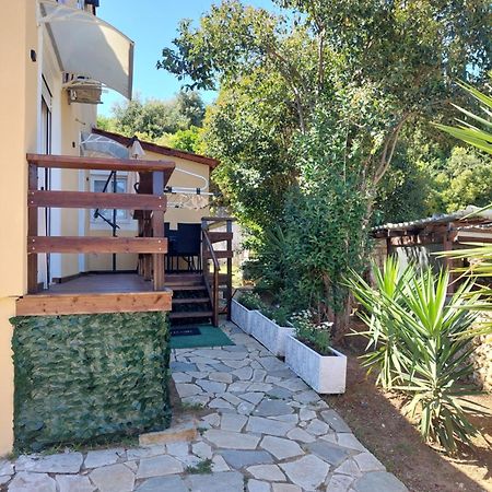 Thanos Guesthouse Corfu Agioi Deka  Exteriör bild