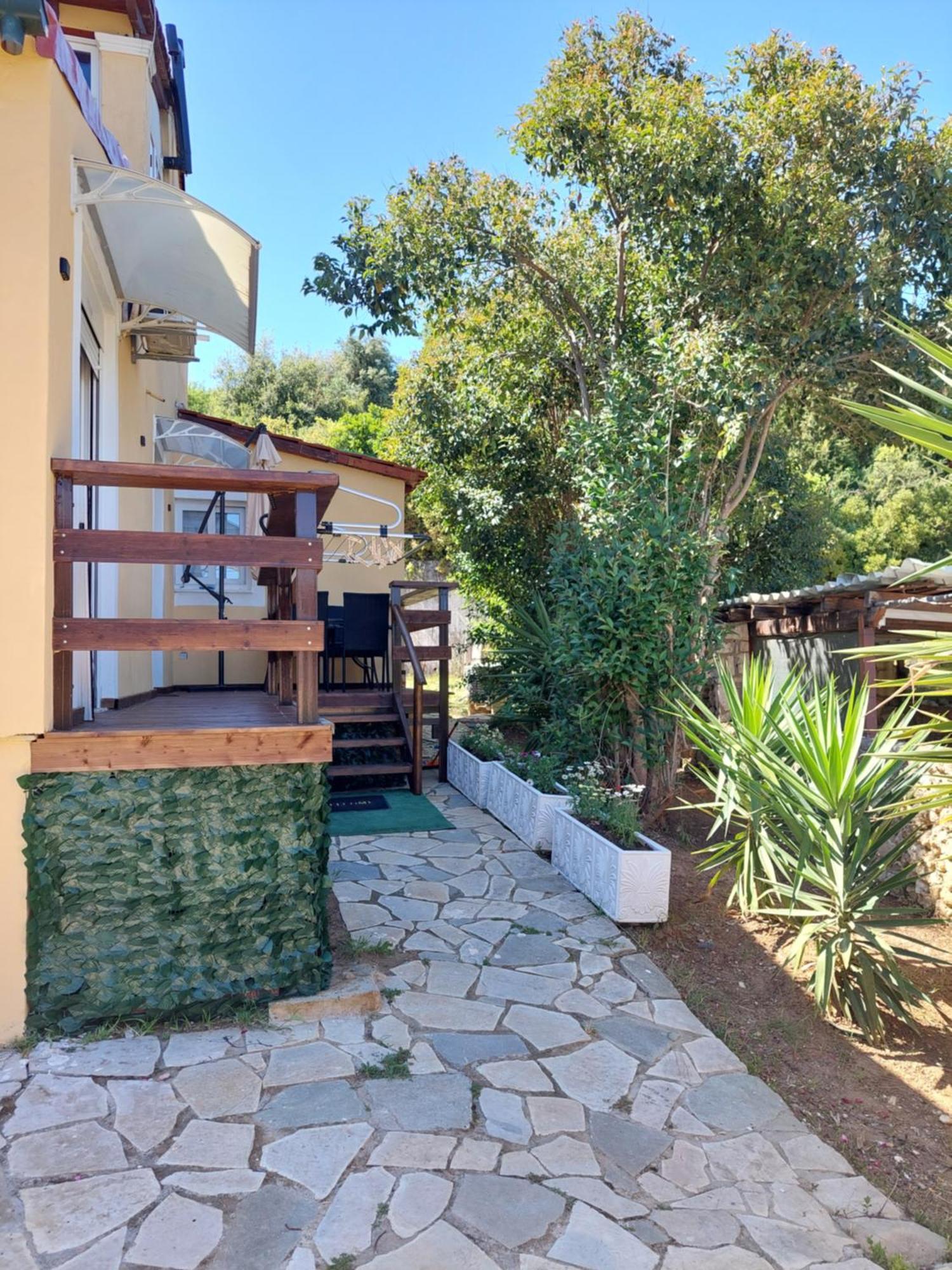 Thanos Guesthouse Corfu Agioi Deka  Exteriör bild